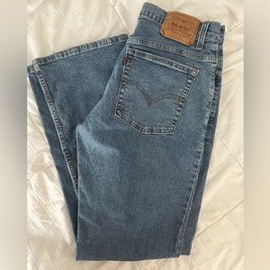 515 bootcut Levi jeans.